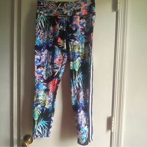 Calvin Klein Colorful Tropical Print Leggings Large‎